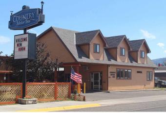 Country Motor Inn has Balcony rooms