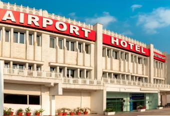 Airport Hotel allows 18 year olds to book a room