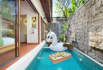 Ini Vie Villa Legian by Ini Vie Hospitality has rooms with a private hot tub