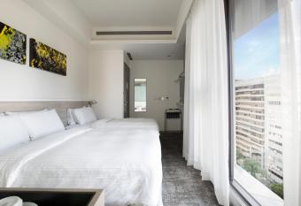 CityInn Hotel Plus- Fuxing North Road Branch has Balcony rooms