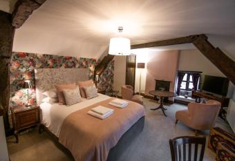 Royal George allows 18 year olds to book a room