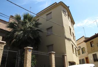 Hostal Casa Pepe allows 18 year olds to book a room