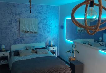 Apartment Melody allows 18 year olds to book a room