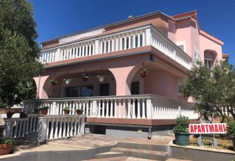 Krk Kornic Apartments has Balcony rooms