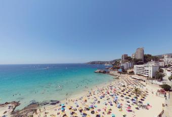 Be Live Adults Only La Cala Boutique Hotel allows 18 year olds to book a room