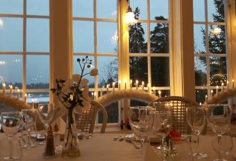 Odalg  rden Hotell, Kurs & Konferens allows 18 year olds to book a room