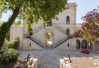 Villa Boscarino allows 18 year olds to book a room