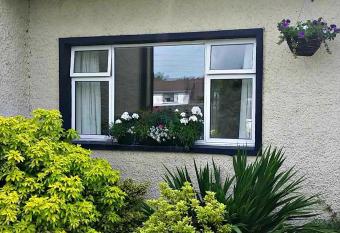 Castle Lodge Kilkenny allows 18 year olds to book a room