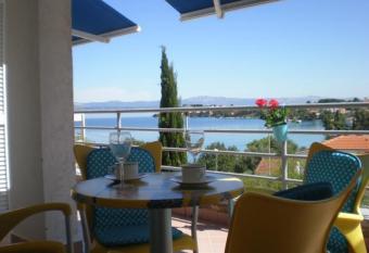 Apartment Mont Blanc has Balcony rooms