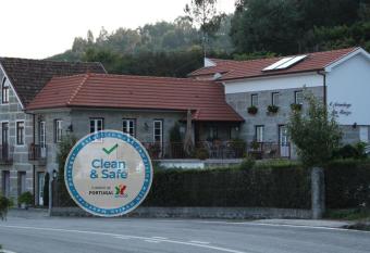 O Aconchego das Ra  zes has Balcony rooms