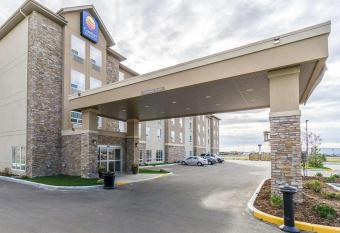 Comfort Inn & Suites Edmonton International Airport allows 18 year olds to book a room