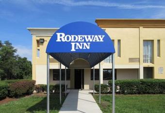 Rodeway Inn Joint Base Andrews Area has Smoking rooms