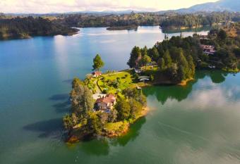 El Trebol has Balcony rooms