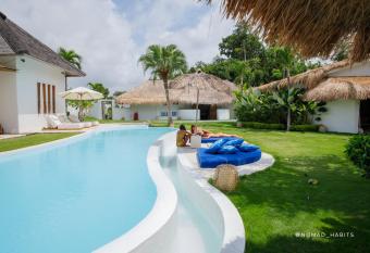 The Apartments Umalas has Balcony rooms