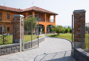 Equirelais has Balcony rooms