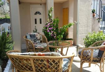 Apartments Mali Raj allows 18 year olds to book a room