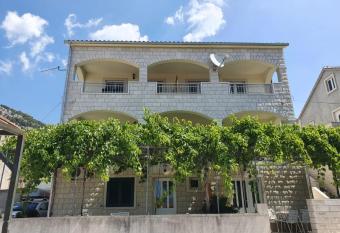 Apartments Gojevic has Balcony rooms