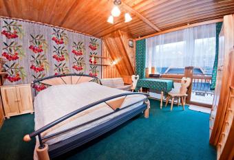 Willa Na Potoku has Balcony rooms