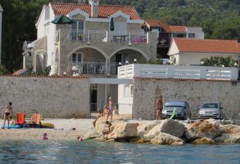 Bonacic Palace has Balcony rooms