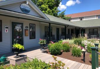 Island Place has Balcony rooms