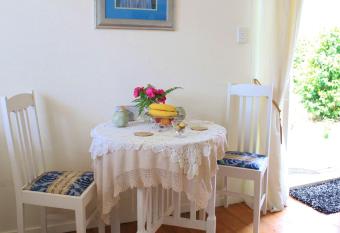 Annies B and B allows 18 year olds to book a room