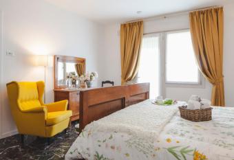 Artemide Relais has Balcony rooms