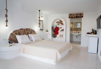 Sakas Residences has Smoking/Balcony rooms