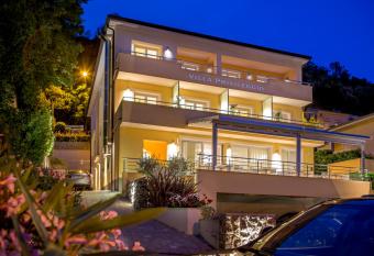 Hotel Villa Privileggio has Balcony rooms