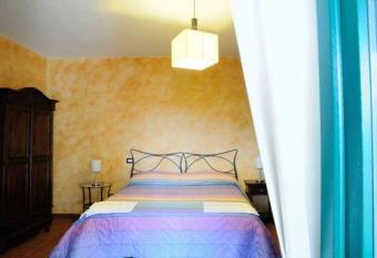 B&B La casa di Giulietta has Balcony rooms