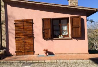 Casina Rosa has Balcony rooms