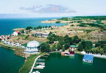 Noy Land Resort has Smoking/Balcony rooms
