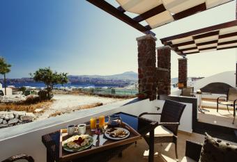 Aelia Suites has Balcony rooms