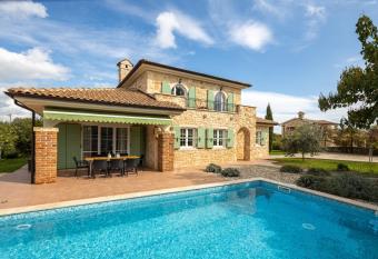 Villa Perla has Balcony rooms