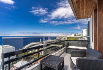 Monumental Apartment allows 18 year olds to book a room