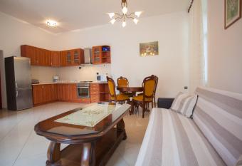 Aparment Kod Kule has Balcony rooms