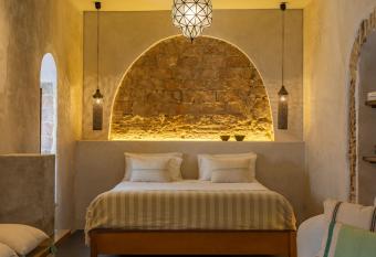 The Riad - Adults Only allows 18 year olds to book a room