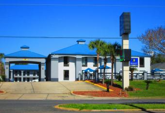 Regency Inn Near Boardwalk & Hurlburt Field has Smoking rooms