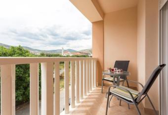 Apartments Saint Martha has Balcony rooms