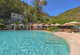 Es Moli has Balcony rooms