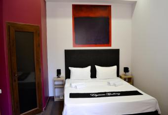 Elysium Gallery Hotel has Balcony rooms