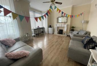 South Dene Hotel has Balcony rooms