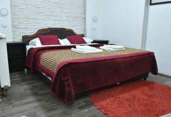 San Marko Motel has Smoking/Balcony rooms