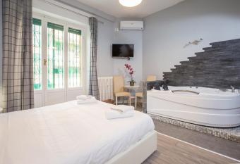 Royal House Vaticano has rooms with a private hot tub