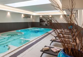 Villa Italia Luxury Suites and Apartments has Balcony rooms