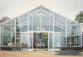 Cocoon Meetings has Balcony rooms