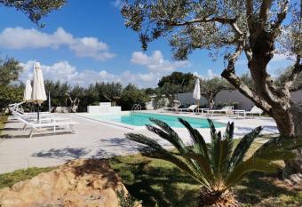 Signorino Eco Resort & Spa allows 18 year olds to book a room