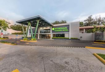 Wyndham Garden Guadalajara Expo Plaza del Sol has Balcony rooms