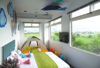 Footprint Garden B&B has Balcony rooms