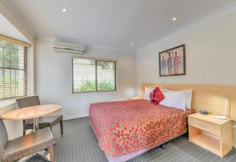 Motel Grande allows 18 year olds to book a room