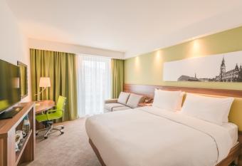 Hampton by Hilton Frankfurt City Centre allows 18 year olds to book a room